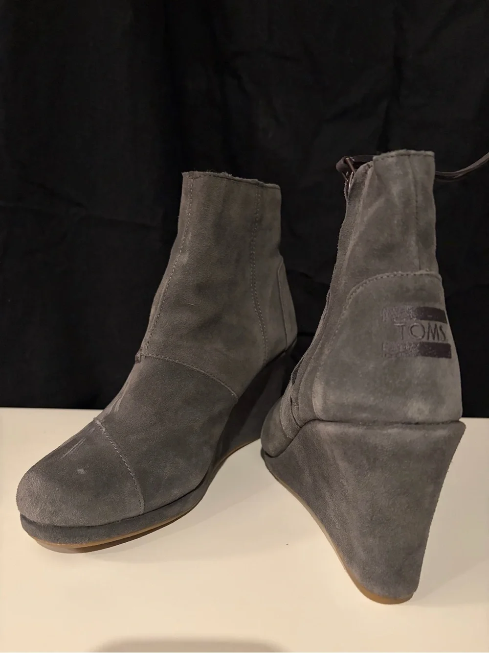 Gray Suede Wedge Ankle Booties  Toms 7.5 zip up